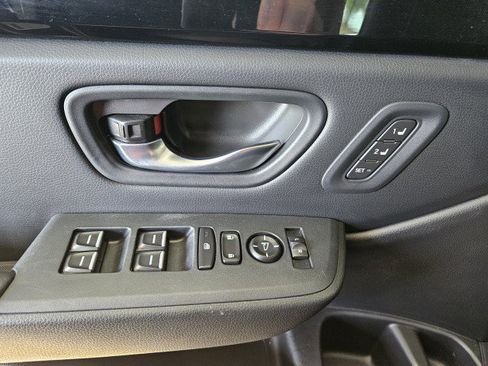 Used 2025 Honda Pilot EX-L image 29