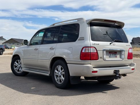 Used 2004 Lexus LX 470 4WD w/ Preferred Accessory Pkg image 4