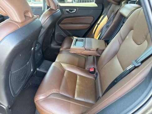 Used 2021 Volvo XC60 T8 Inscription AWD/4WD image 32