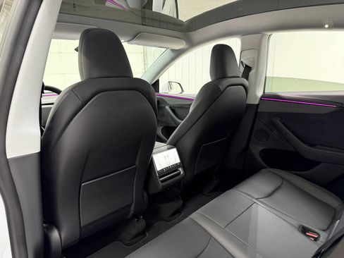 Used 2026 Tesla Model Y AWD image 16