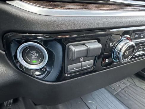 Certified 2024 GMC Sierra 1500 Elevation image 17