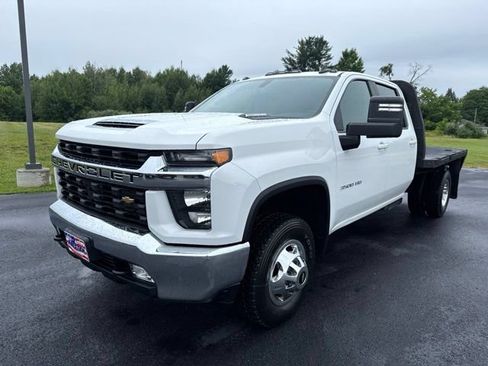 Used 2022 Chevrolet Silverado 3500 LT w/ Convenience Package AWD/4WD image 2