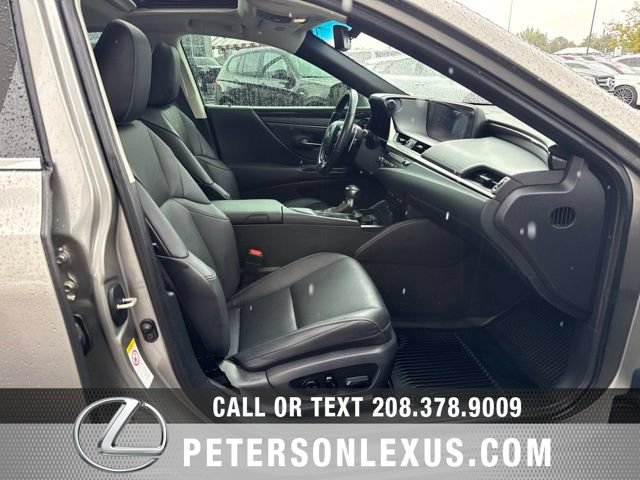 Used 2019 Lexus ES 300h w/ Premium Package FWD image 12