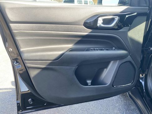 Used 2024 Jeep Compass Latitude w/ Convenience Group image 19