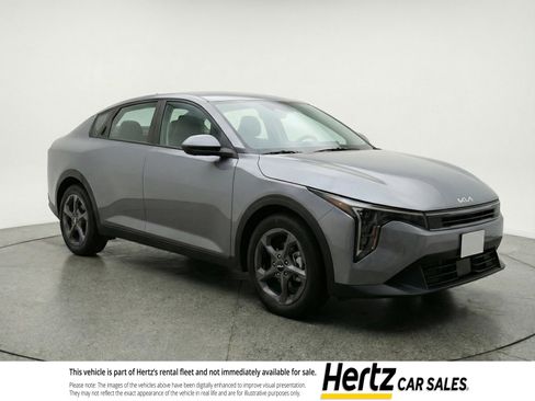 Used 2025 Kia K4 LXS image 1