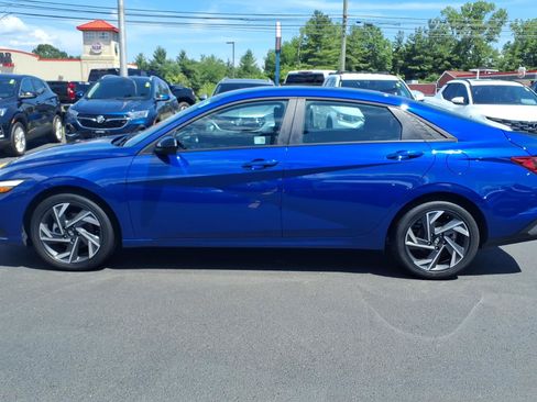 Certified 2025 Hyundai Elantra Sport FWD image 9