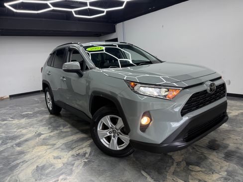 Used 2021 Toyota RAV4 XLE w/ Convenience Package AWD/4WD image 7