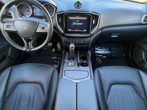 Used 2019 Maserati Ghibli S image 17