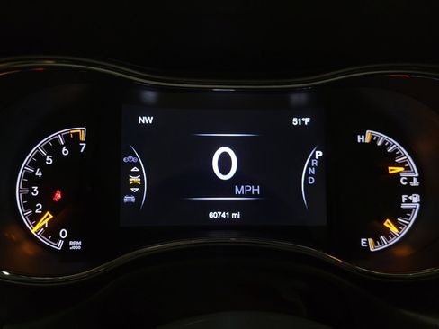 Used 2019 Jeep Grand Cherokee Limited AWD/4WD image 23