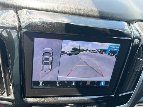 Used 2023 Chevrolet Traverse RS AWD/4WD image 15