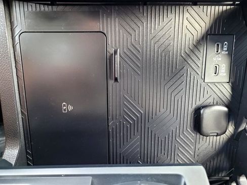 Used 2024 Toyota Tacoma SR5 w/ SR5 Upgrade Package image 17