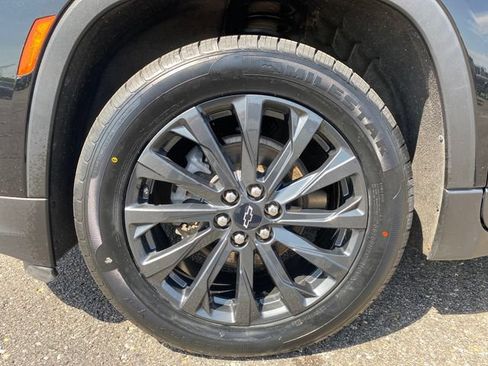 Used 2023 Chevrolet Traverse RS AWD/4WD image 25