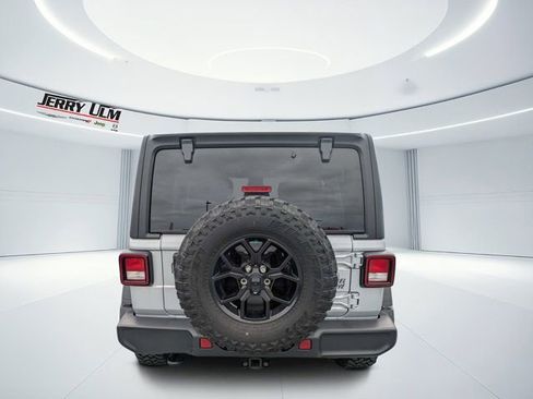 Used 2024 Jeep Wrangler Unlimited Sport AWD/4WD image 4