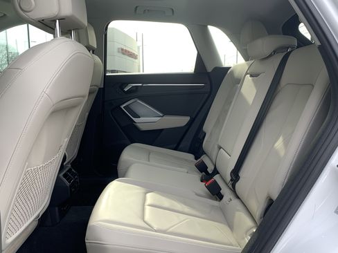 Used 2023 Audi Q3 2.0T Premium w/ Convenience Package image 17