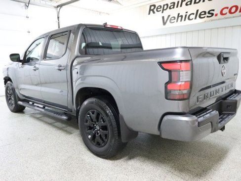 Used 2023 Nissan Frontier SV w/ Midnight Edition Package image 3