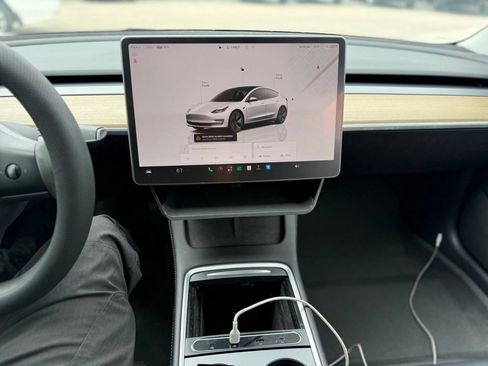 Used 2023 Tesla Model 3 Standard Range RWD image 9