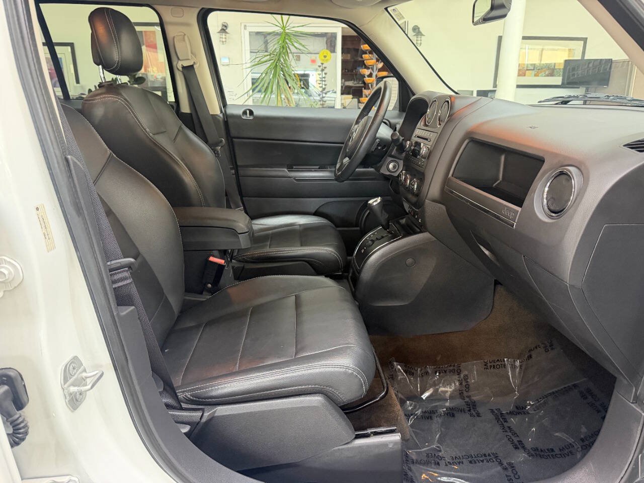 Used 2015 Jeep Patriot High Altitude AWD/4WD image 18