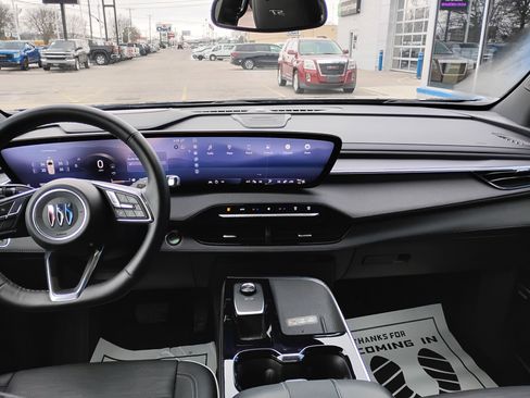 Used 2025 Buick Enclave Sport Touring image 5