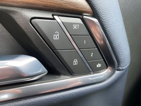 Used 2022 Chevrolet Silverado 1500 High Country image 18