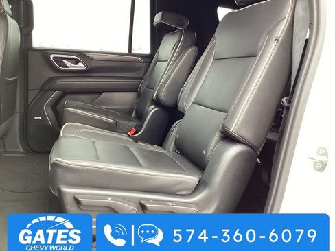 Used 2023 Chevrolet Suburban Premier image 16