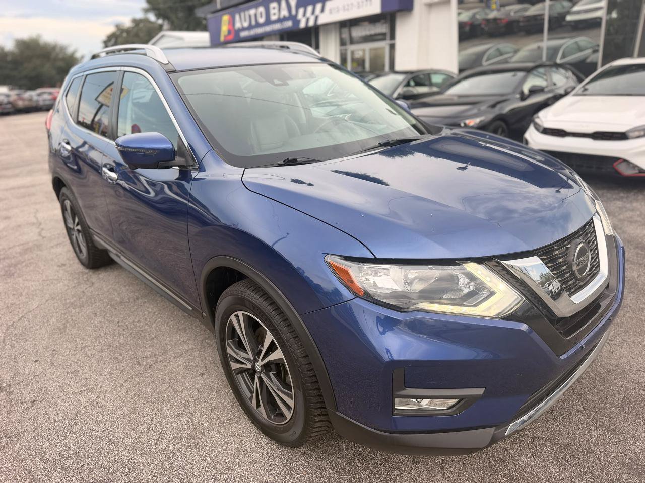 Used 2018 Nissan Rogue SL AWD/4WD image 4