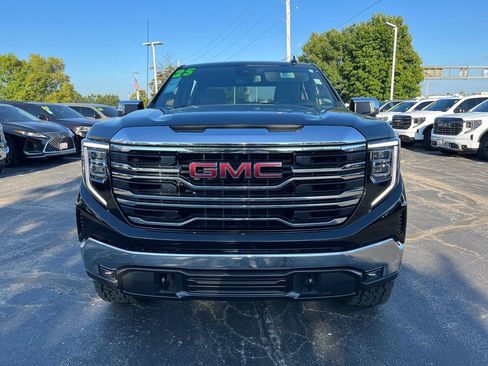 Used 2025 GMC Sierra 1500 SLT AWD/4WD image 3