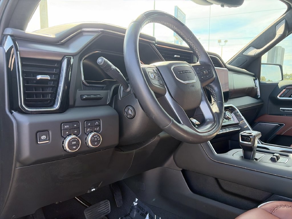 Used 2025 GMC Sierra 1500 Denali Ultimate AWD/4WD image 18