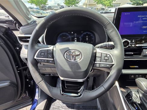 Used 2023 Toyota Highlander Platinum AWD/4WD image 18