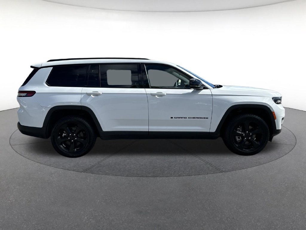 Used 2023 Jeep Grand Cherokee L Laredo AWD/4WD image 7