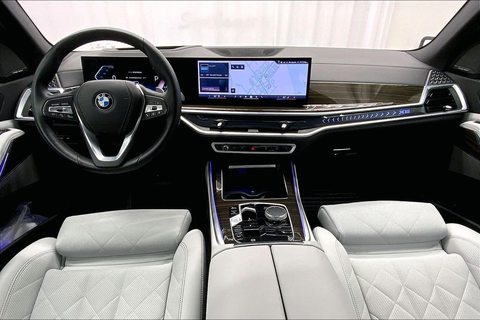 Used 2024 BMW X5 xDrive40i w/ Premium Package AWD/4WD image 14