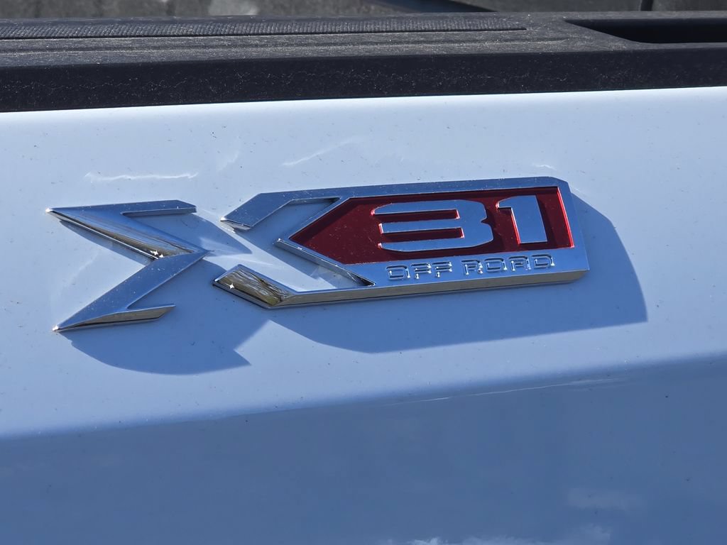 New 2026 GMC Sierra 1500 SLT w/ SLT Premium Plus Package AWD/4WD image 8