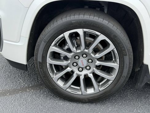 Used 2023 GMC Acadia Denali w/ Denali Technology Package AWD/4WD image 8