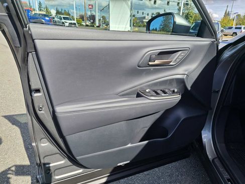 New 2025 Toyota Crown Platinum image 21