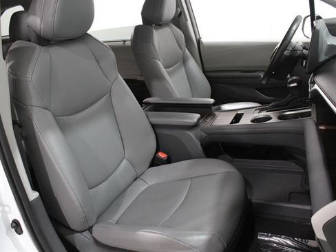 Used 2023 Toyota Sienna XLE image 15