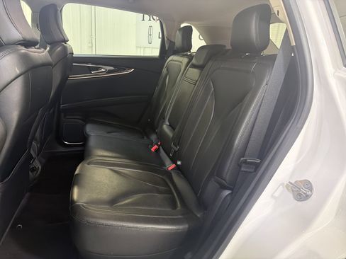 Used 2023 Lincoln Nautilus AWD w/ Premium Package image 11
