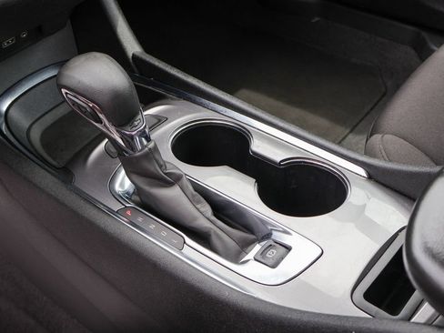 Used 2023 Chevrolet Malibu LT FWD image 15