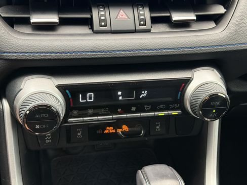 Used 2023 Toyota RAV4 XSE AWD/4WD image 20