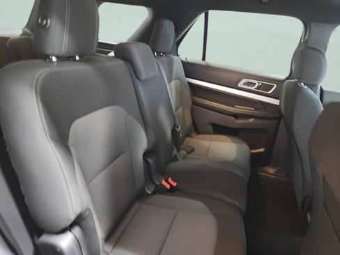 Used 2016 Ford Explorer XLT w/ Equipment Group 201A image 18