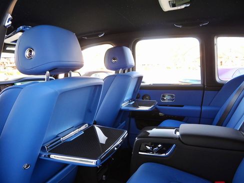 New 2026 Rolls-Royce Cullinan Black Badge image 33