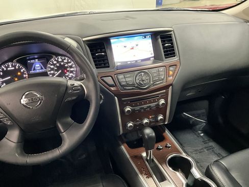 Used 2018 Nissan Pathfinder Platinum image 8
