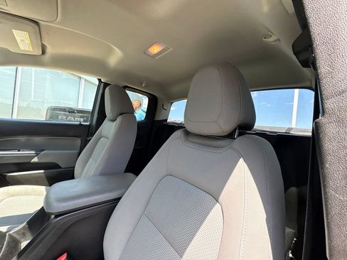 Used 2017 Chevrolet Colorado W/T RWD image 15