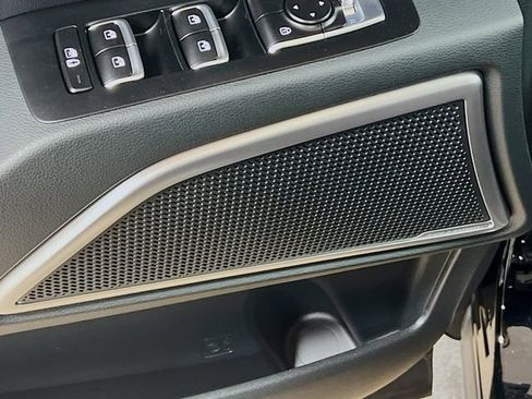 New 2025 Kia Telluride S image 19