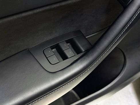 Used 2021 Tesla Model Y Long Range image 13