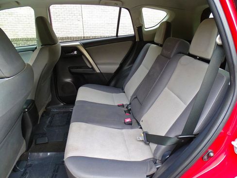 Used 2014 Toyota RAV4 XLE FWD image 20
