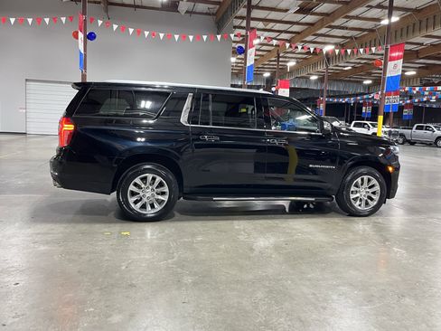 Used 2023 Chevrolet Suburban Premier image 6