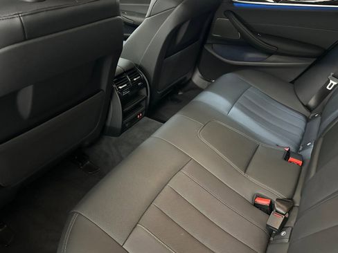 Used 2022 BMW 530e w/ Premium Package image 15