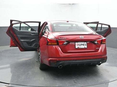 Used 2024 Nissan Altima 2.5 SR w/ SR Premium Package image 59