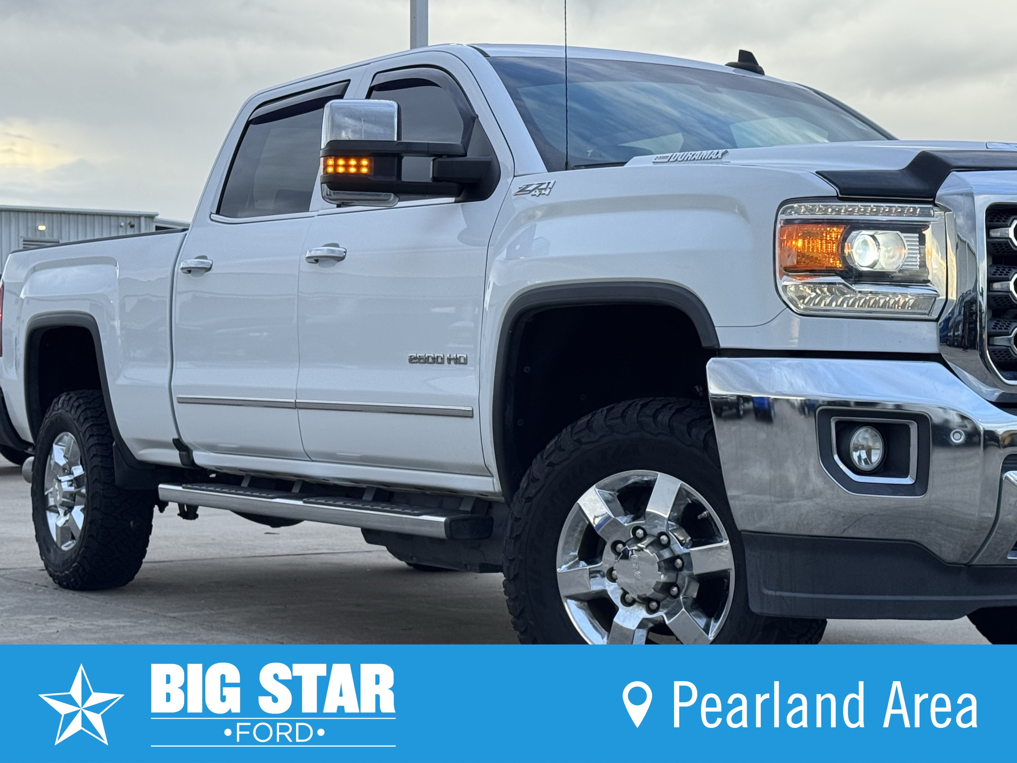 Used 2017 GMC Sierra 2500 SLT w/ Duramax Plus Package AWD/4WD image 3