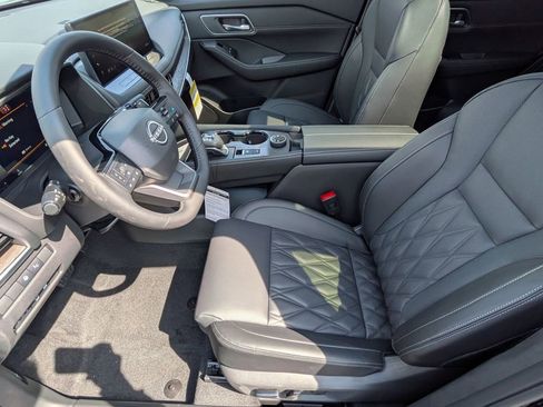 New 2026 Nissan Rogue Platinum w/ Platinum Premium Package AWD/4WD image 11