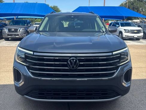 Used 2024 Volkswagen Atlas SE FWD image 2